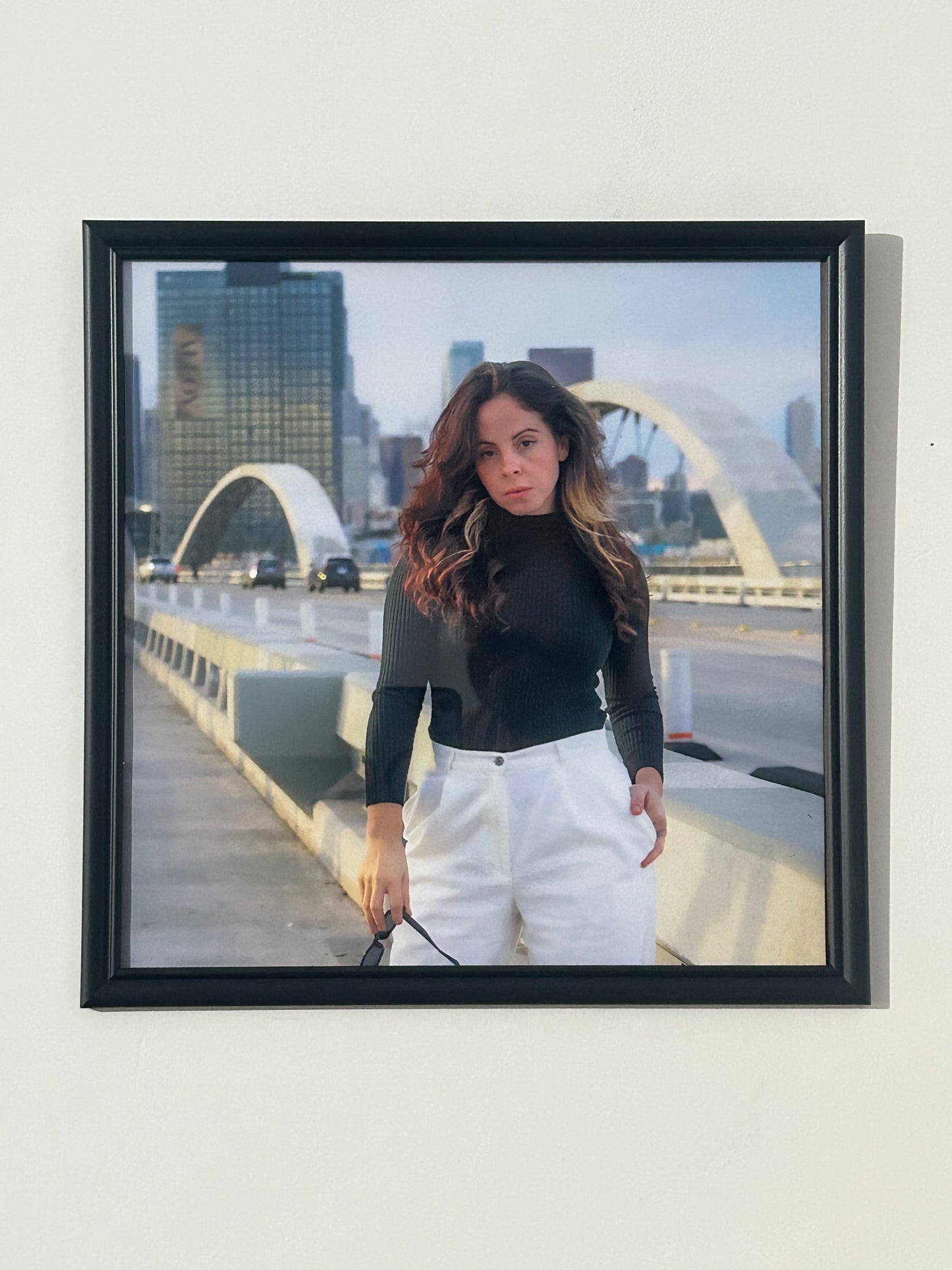 a-Slick and Elegant Black Frame — Same-Day Ready (11.5x11.5in) | Marco Negro Elegante y Moderno — Listo el Mismo Día (11.5"x11.5")